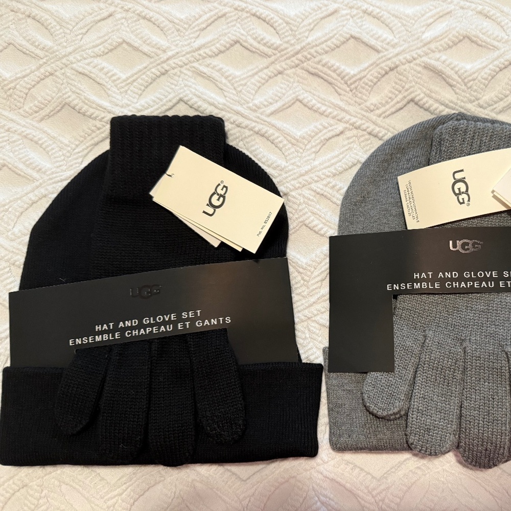 Ugg Knit Beanie & Tech Gloves Set